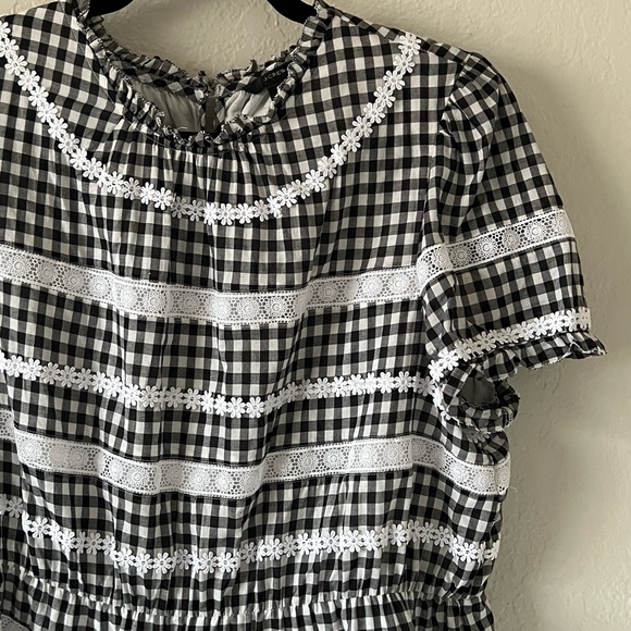 J. Crew Black Label Gingham & Daisy Appliqué Top - Picture 3 of 10